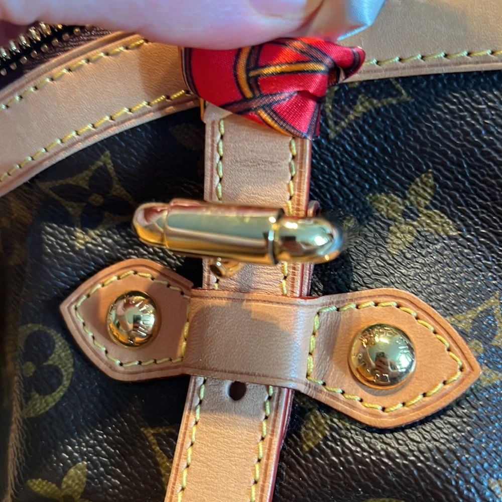 Gorgeous Louis Vuitton Tivoli bag